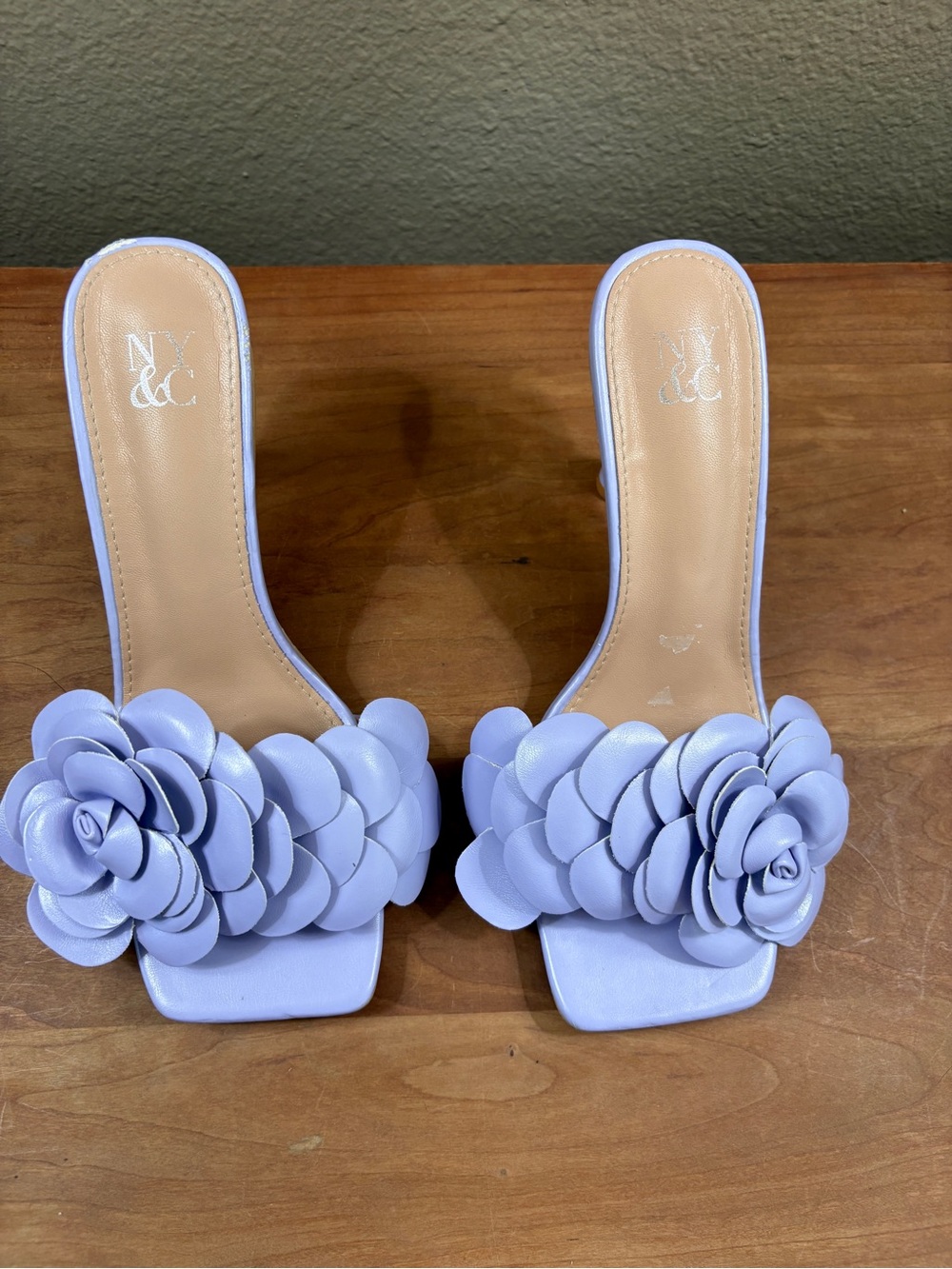 New York & Company Chana Floral Rosette Mules Lavender/Light Purple, size 7.5 - Picture 15 of 16